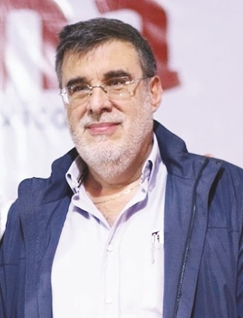 A la 4T se le va feo el avión