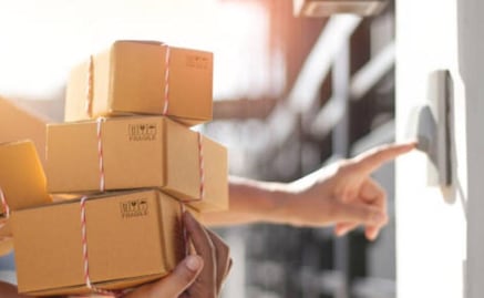 Envíos de paquetes a EU: gobierno de Trump elimina exención arancelaria de "minimis" y desata caos logístico