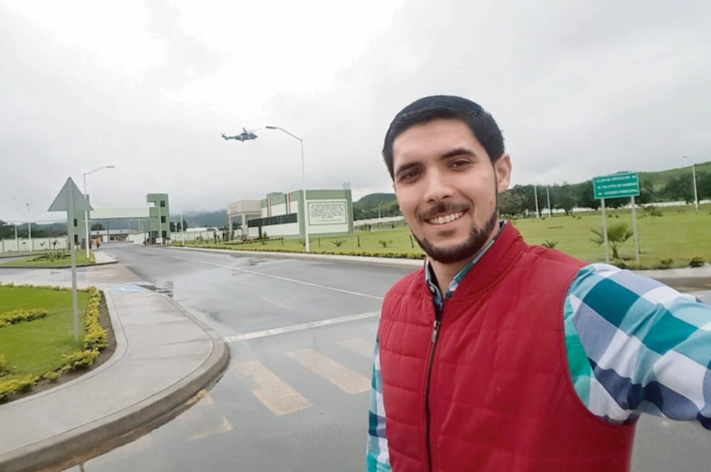 Durante el ataque contra Víctor Guadalupe Díaz Contreras, edil de Tecalitlán (en la foto), también resultó herida una funcionaria del Registro Civil (FOTO TOMADA DE SU FACEBOOK)
