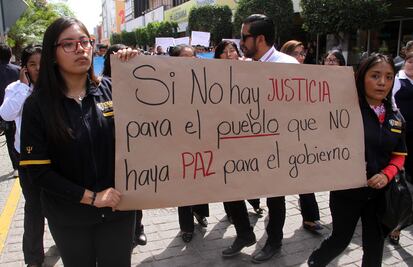 Estudiantes protestan por homicidio en Tehuacán