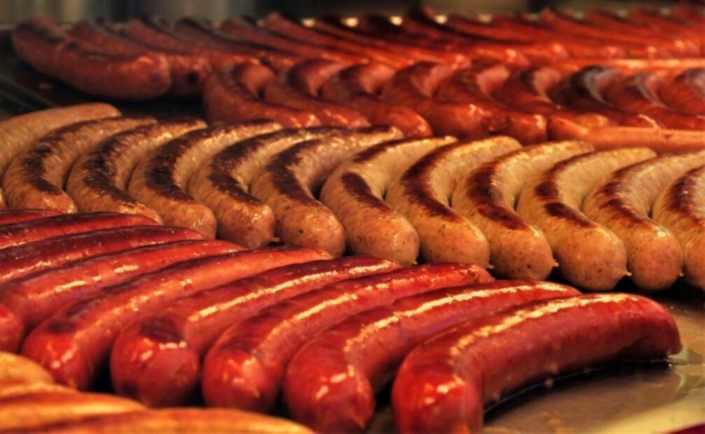 De qué están hechas las salchichas reprobadas por Profeco