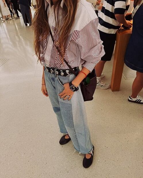 Un cinturón bonito puede elevar tus jeans holgados. Foto: Instagram @sofia_96castro