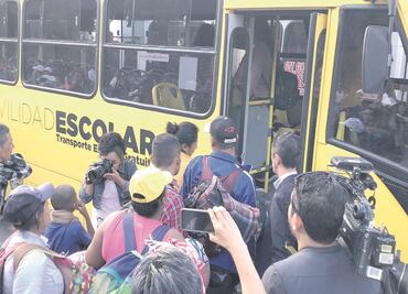 Trasladan a unos 800 migrantes a otro albergue en Tijuana por encharcamientos