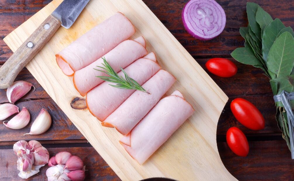 Estos "jamones" mienten al consumidor, según Profeco. Foto: iStock