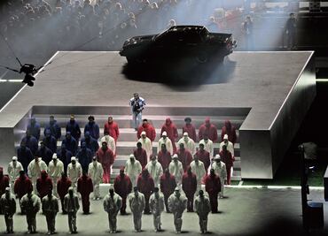 Kendrick Lamar entró al medio tiempo del Super Bowl con este auto clásico