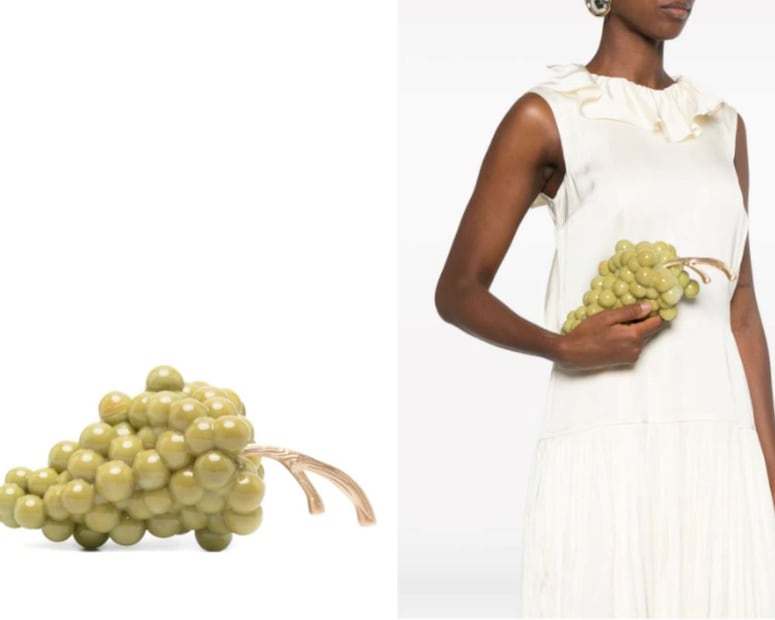 Esta bolsa en forma de racimo resalta por su diseño artístico y exclusivo. Foto: Farfetch