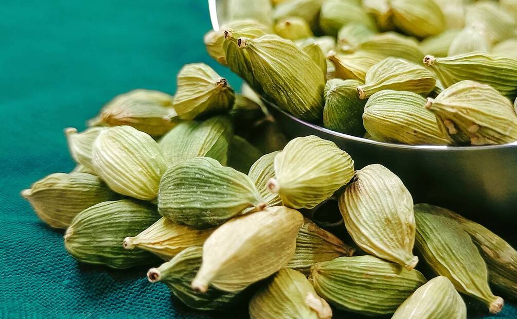 Infusión de cardamomo y limón para desinflamar. Foto: Jaspreet Kalsi / Pexels