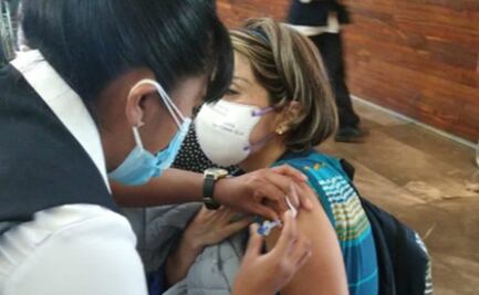 Reportan "algunos problemas" por segunda dosis Covid para abuelitos en Benito Juárez