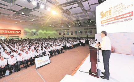 Juan Díaz recibe toma de nota como dirigente del SNTE