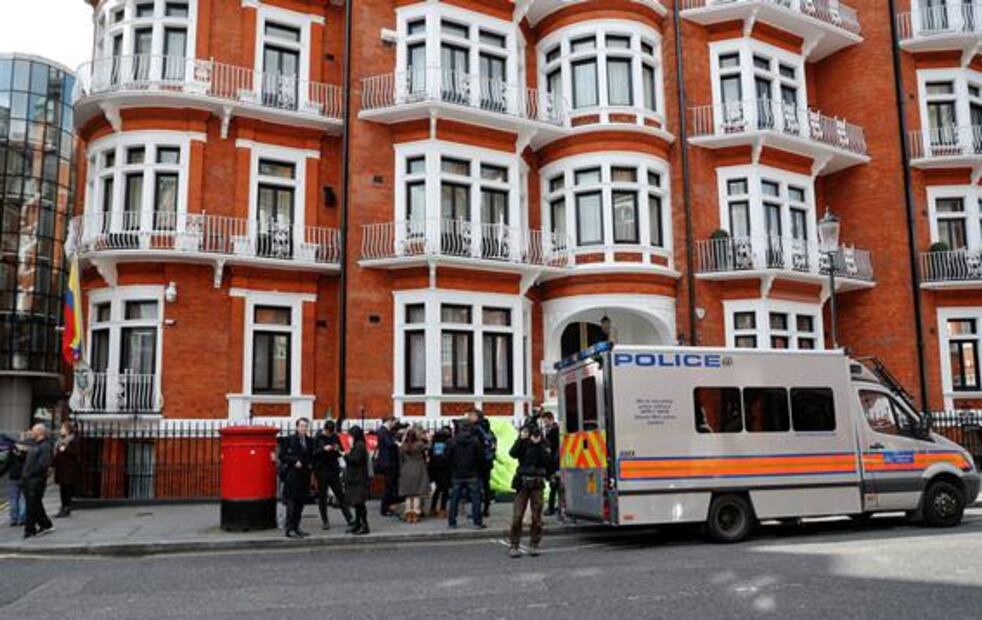Las claves del caso Assange: Ecuador se saca la "piedra del zapato"