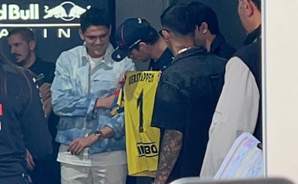Max Verstappen recibe un jersey del América; "Le dijimos que gane", reveló Brian Rodríguez