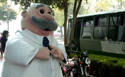 Volante con sueldo de botarga de Dr. Simi se hace viral; gana más que algunos profesionistas  