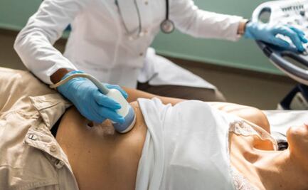 Extirpan tumor de 30 kilos a mujer en hospital de Italia; la paciente tenía más de 75 años de edad