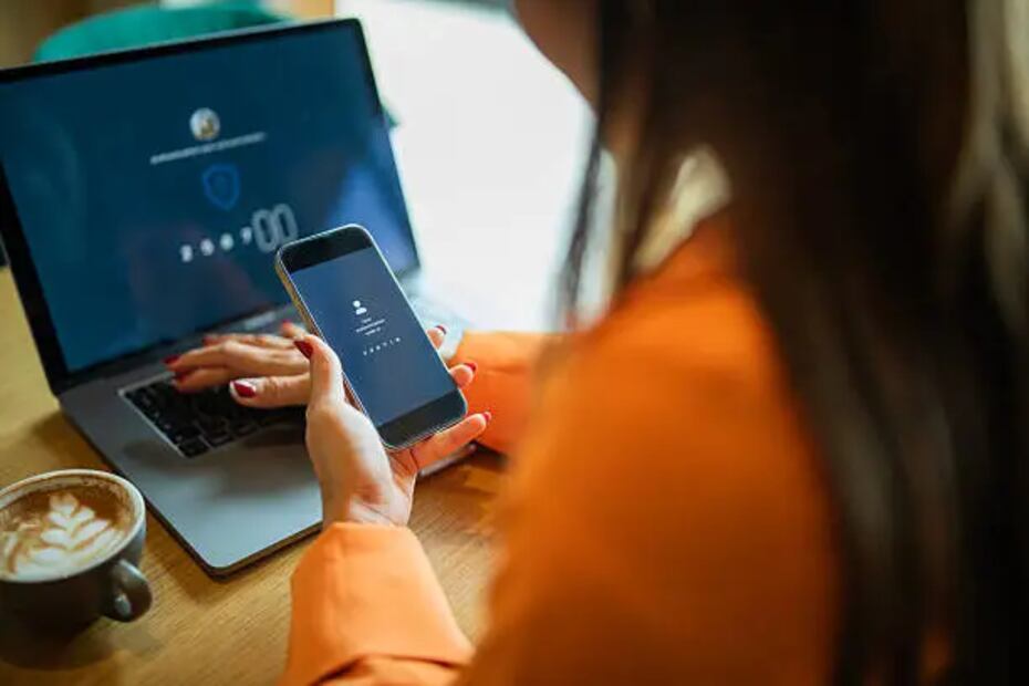 Evita recordar contraseñas viejas o utilizarlas en todos tus dispositivos con las llaves de acceso. Foto: Unsplash