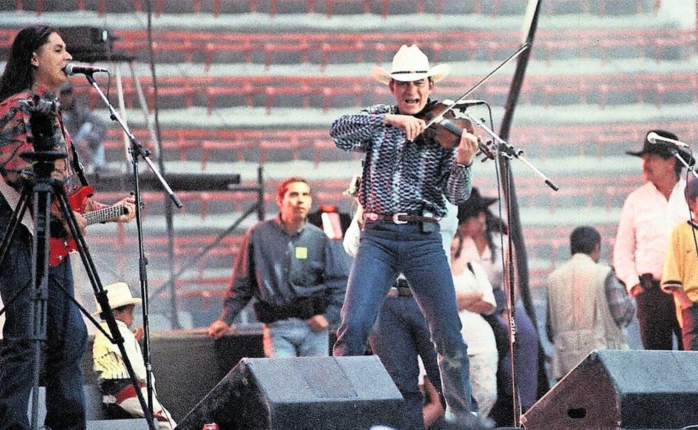 Junto con el reconocimiento de ser pioneros en la industria del country en México, "Caballo Dorado" ha logrado distinciones como un Grammy en 2009. Archivo EL UNIVERSAL.