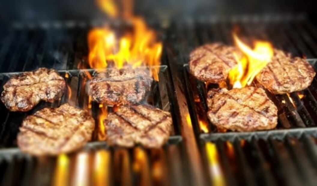 Aprende a curar tu parrilla como un experto