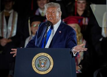 Trump renueva su amenaza de retirar exención fiscal a la Universidad de Harvard; "es lo que se merecen", dice