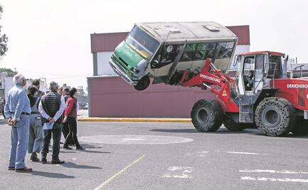 Chatarrizan micros de Ruta 14