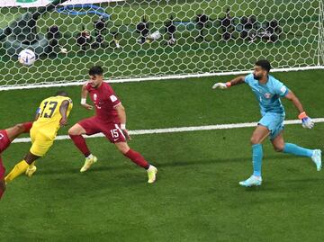 VAR protagoniza polémica al anular gol de Ecuador por supuesto fuera de lugar