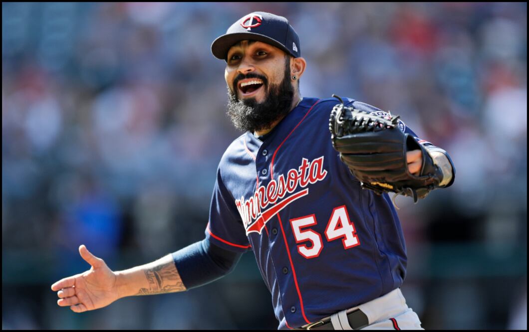 Sergio Romo durante un partido de Ligas Mayores con los Twins de Minnesota (AP).