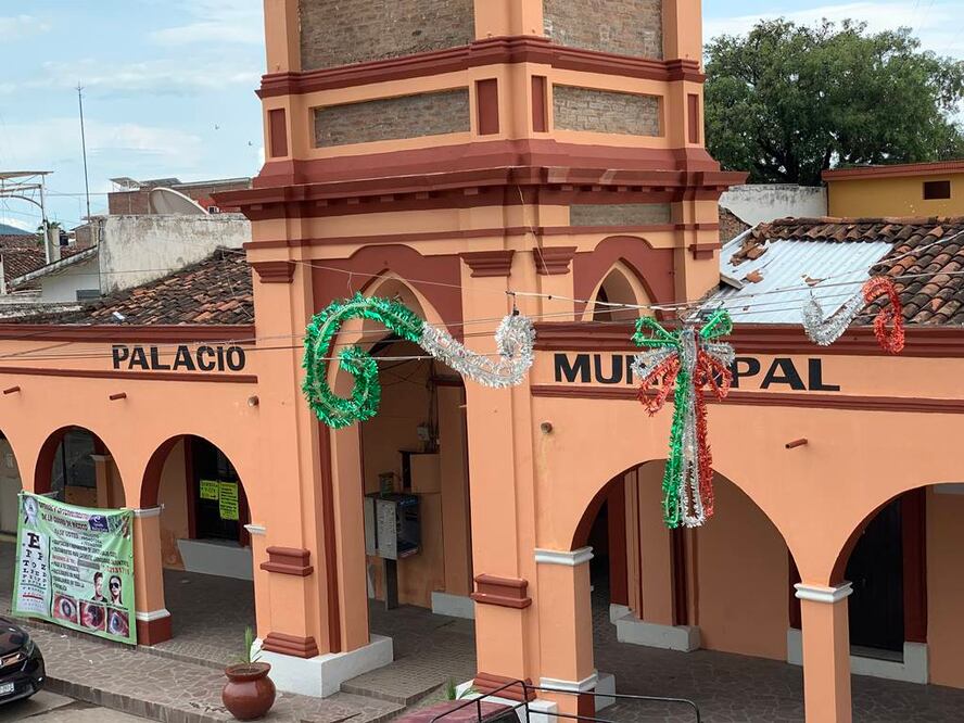 Palacio Municipal de Tepalcatepec. Foto/Charbell Lucio. El Universal