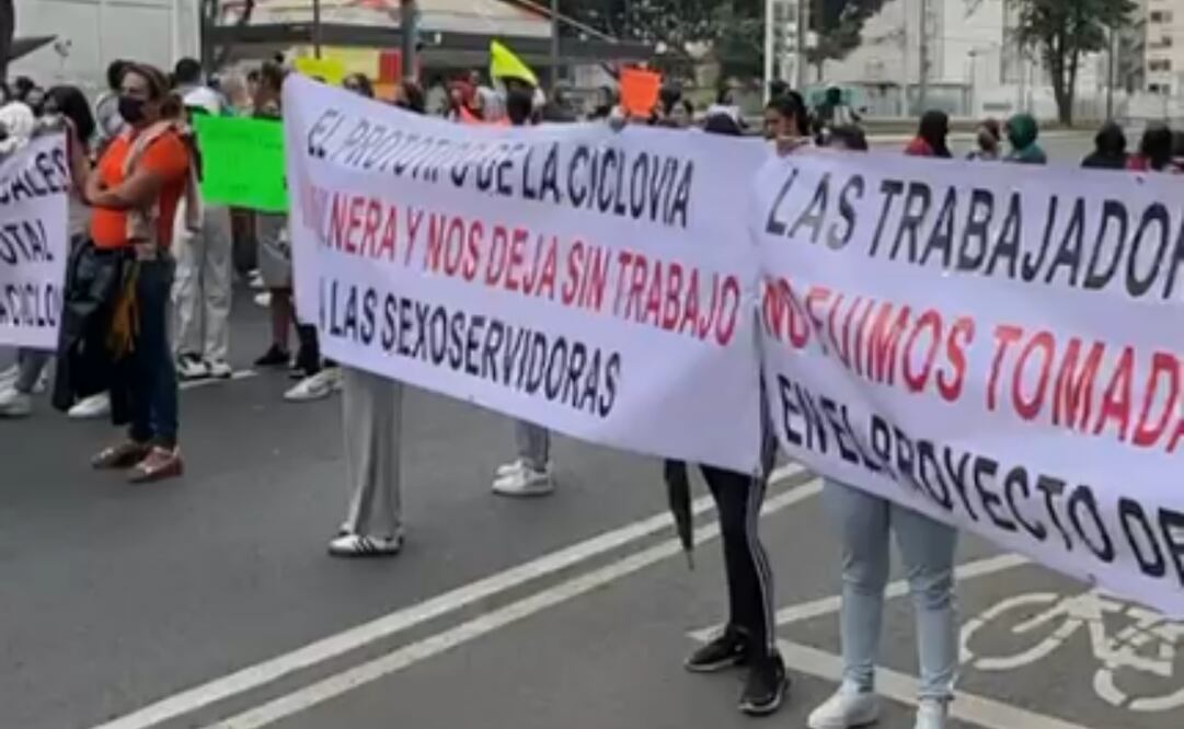 Trabajadoras sexuales vuelven a bloquear Tlalpan. Foto: Especial.