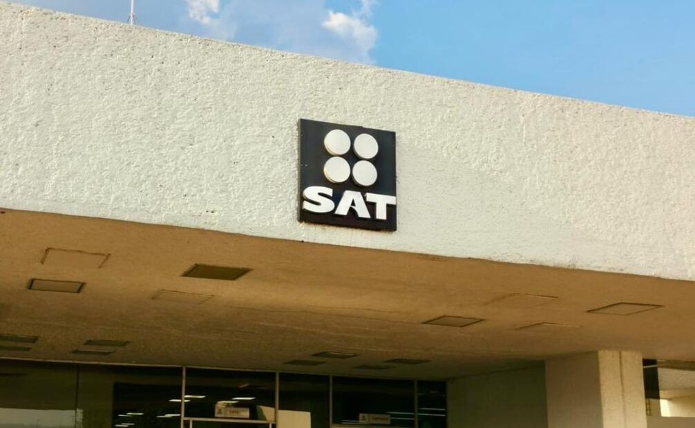 El SAT dio a conocer una nueva iniciativa dirigida a pequeños contribuyentes, tanto personas físicas como morales, para regularizar su situación fiscal. Foto: X @SATMX