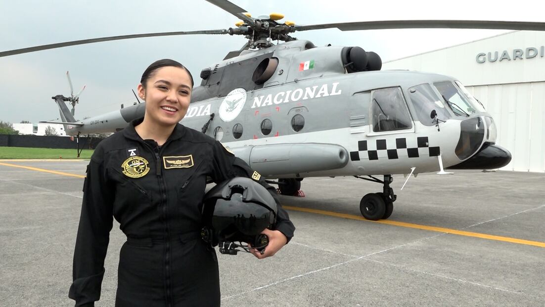 Mujer piloto aviador de GN. Foto Alberto Gónzalez