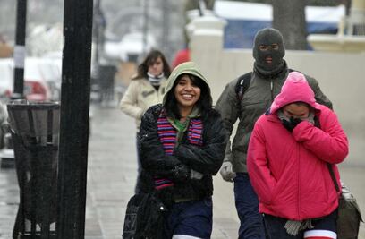 Por frente frío, suspenden clases en Veracruz y Q. Roo