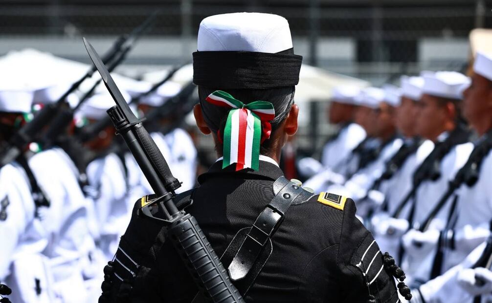 Práctica del contingente de Marina para su participación en el desfile cívico-militar conmemorativo al "CCXV Aniversario del Inicio de la Guerra de Independencia de México", en las instalaciones del Autódromo Hermanos Rodríguez este 9 de septiembre de 2025. Foto: Berenice Fregoso/ EL UNIVERSAL