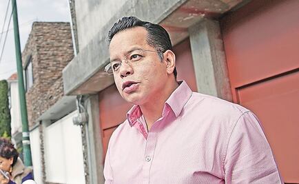 Hernández Mirón no piensa renunciar al PRD tras firmar con AMLO