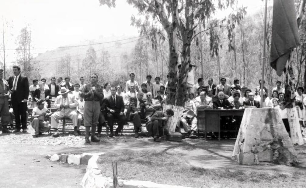 Ramírez Galicia y el GERM en el Tepeyac. EL UNIVERSAL lo felicitó en su edición del 10 de julio del 59, “por su altruismo dentro del deporte y su profundo respeto” hacia el excursionismo capitalino. Foto: Cortesía Santiago Ramírez Pérez/ESPECIAL.