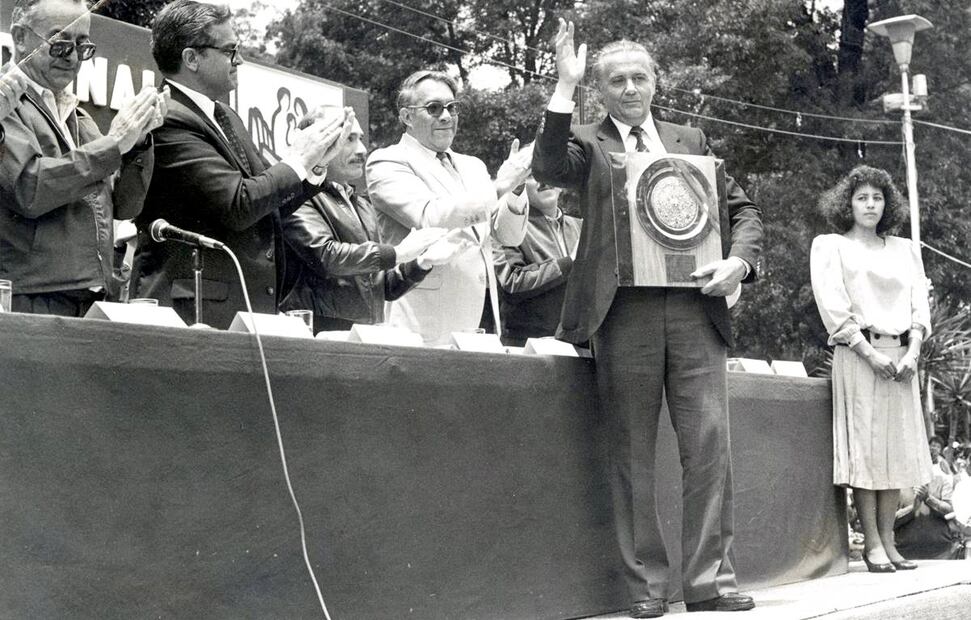 Antes del Premio Nacional del Deporte, en 1988 Hausleber recibió la condecoración de la Orden Mexicana del Águila Azteca, máximo reconocimiento que otorga el gobierno a extranjeros por sus servicios al país o a la humanidad. ESPECIAL.