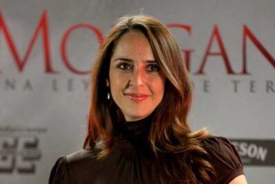 Irán Castillo se cae en show y descubren su "playback"