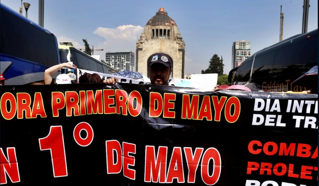 Colectivos de trabajadores se suman a la jornada de movilizaciones por el Día del Trabajo, el jueves 1 de mayo de 2025; comparten exigencia de reforma sobre 40 horas laborales. Foto: Gabriel Pano/EL UNIVERSAL