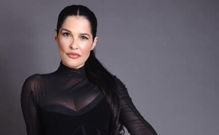 El top con escote X de Martha Debayle que debes lucir para un look ganador