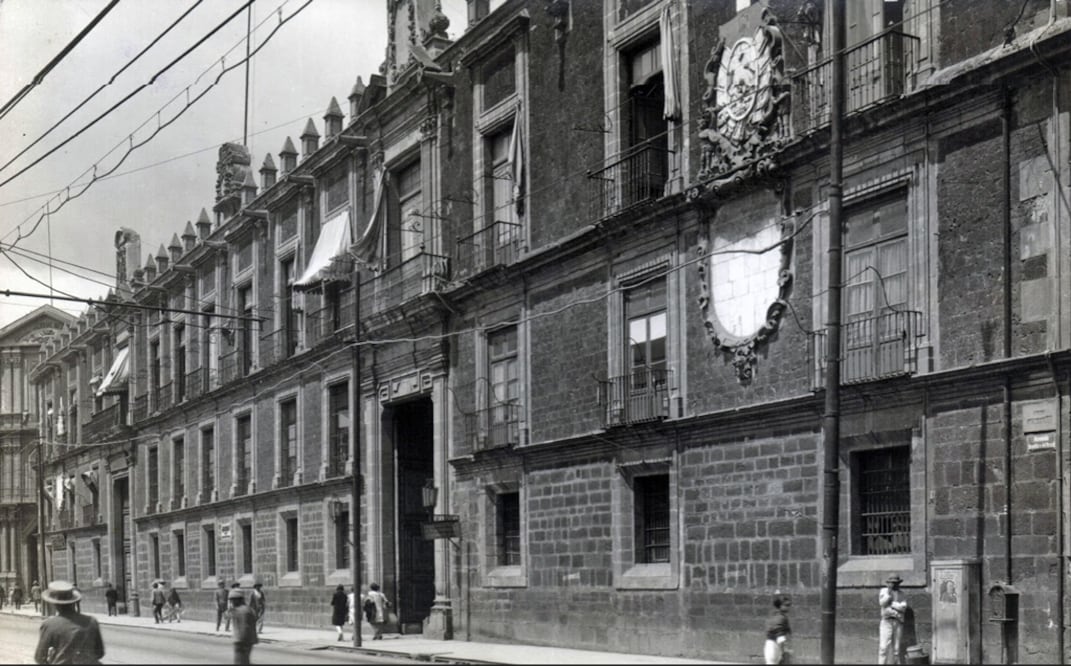 El proyecto consiste en la restauración y habilitación de una parte del edificio sede de la SEP, para transformarlo en un espacio orientado a la historia, cultura y el arte del muralismo mexicano, y el cual será gestionado por el Gobierno federal. (Foto: archivo/EL UNIVERSAL)
