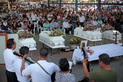 Crónica. Despiden a alumnos asesinados en Morelos 