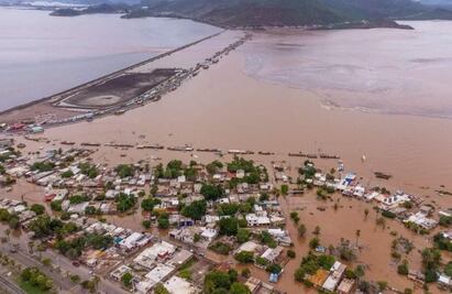 Lluvia incomunica a Sonora: colapsan carreteras y miles de familias están inundadas en Empalme