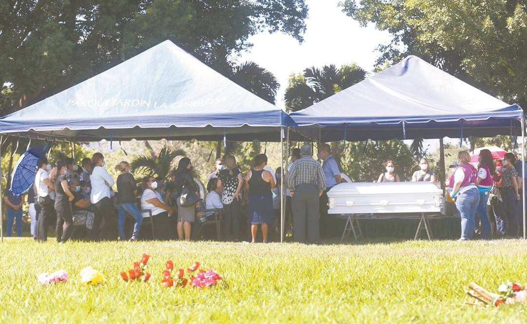 Los funerales se realizaron en un cementerio privado de La Generosa. Fotos: La Prensa Gráfica (LPG)