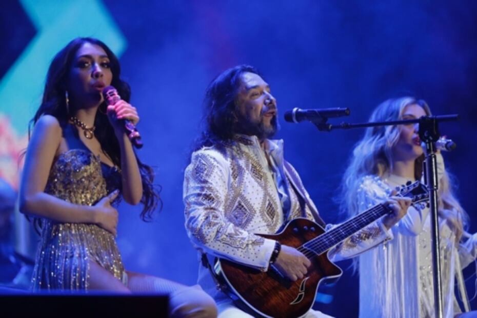“El Buki” cautiva a 40 mil fans en sus 48 años de carrera 