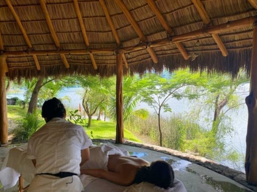 Conoce el glamping en una laguna dentro de un cráter, en Nayarit