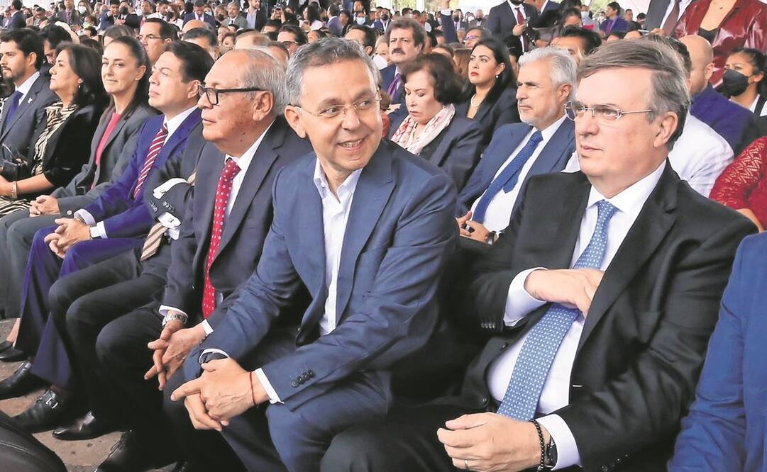 Las corcholatas Claudia Sheinbaum (izq.) y Marcelo Ebrard (der.), en la toma de posesión en Hidalgo. Foto: Valente Rosas/EL UNIVERSAL