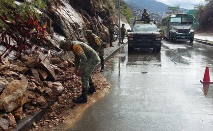 Lluvias causan deslaves carreteros y caída de árboles en Guerrero 