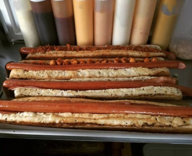 Hot dogs de medio metro ¿te atreves a probarlos?