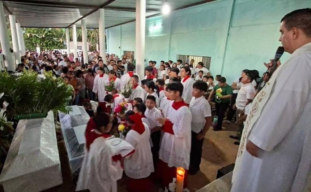 Misa para los fallecidos en accidente de carretera Mérida-Campeche (15/09/2025). Foto: Especial