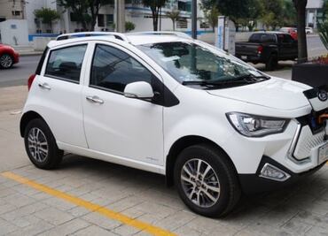 Abren aula especializada en reparación y servicio de autos eléctricos; formarán técnicos expertos en el sector