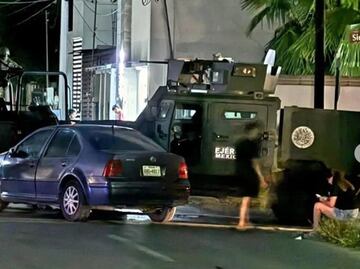 Militares chocan vehículo de 10 millones de pesos en Nuevo Laredo; dejan seis lesionados