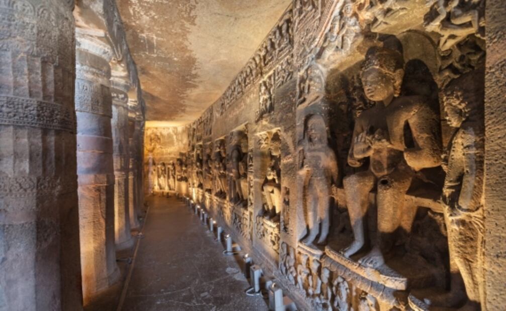 7 cuevas en el mundo transformadas en templos y hoteles