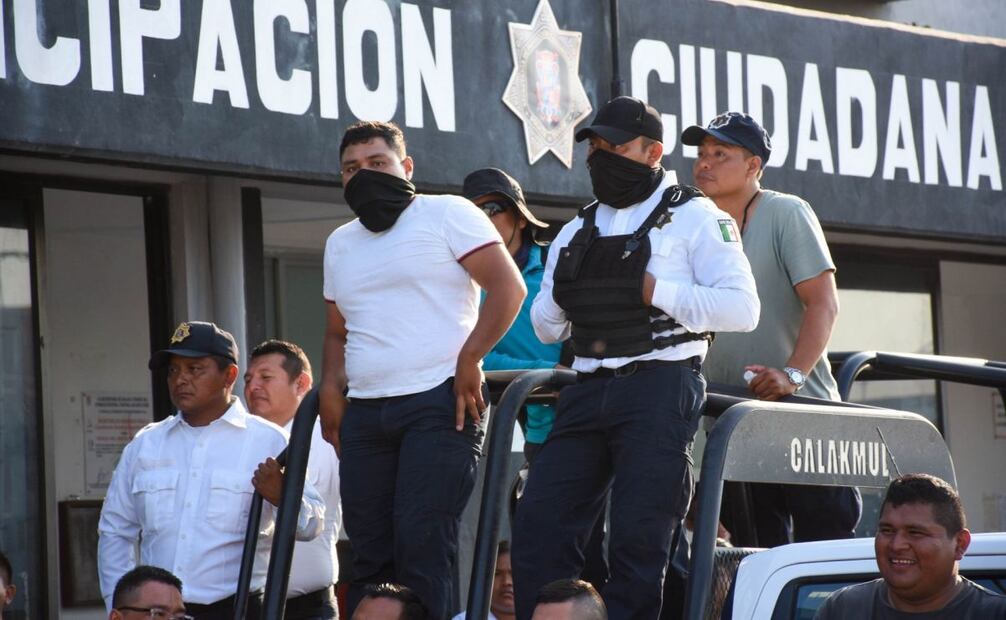 " No nos rendiremos, tenemos la razón" comentaron varios de los agentes en protesta. Foto: cuartoscuro
